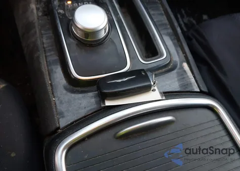 2017 Chrysler 300 Limited Awd из США, поврежденный, VIN 2C3CCARG5HH648620